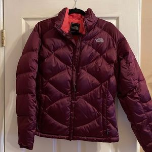 burgundy large the north face puffer!